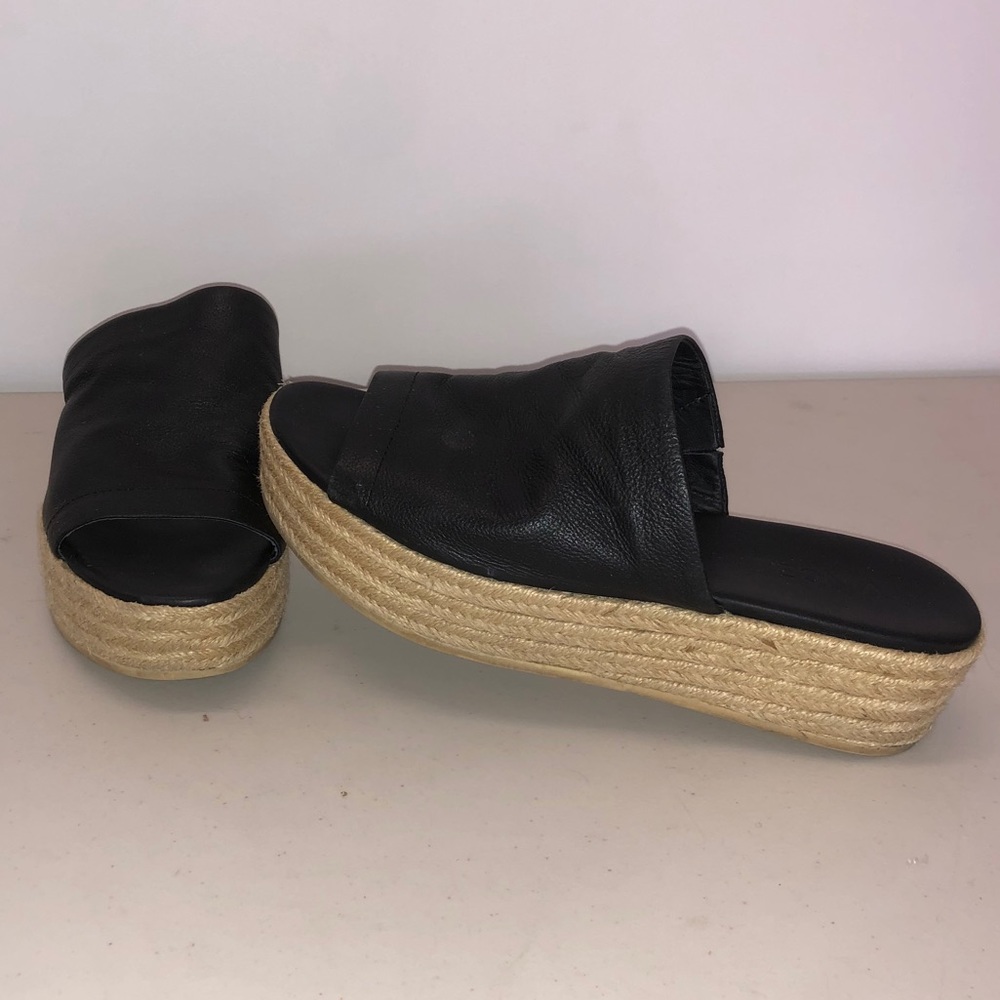 VINCE Slip Ons
